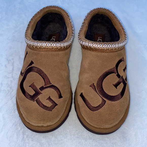 Embroidered UGG Tasman’s Logo Boot NOT FOR SALE COMMENT OFFERS - Picture 1 of 10